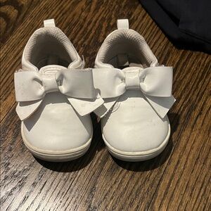 Stride Rite White Bow Dress Shoes